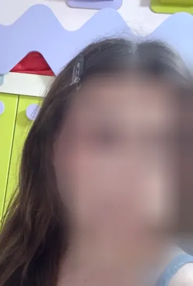 Alena, 33