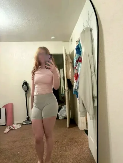 Daniela, 30