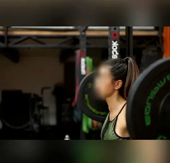 Larissa, 31