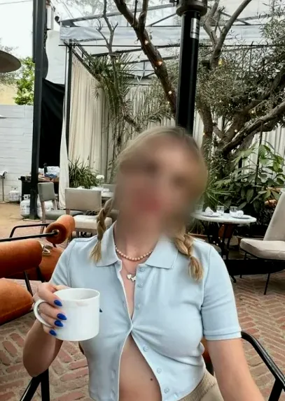 Laura, 27
