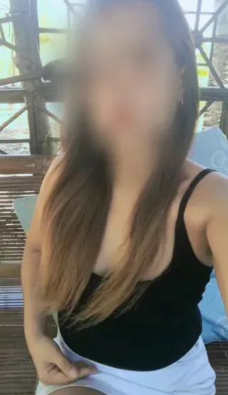 Lena, 32