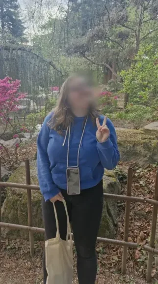 Manuela, 26