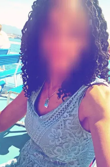 Nina, 34